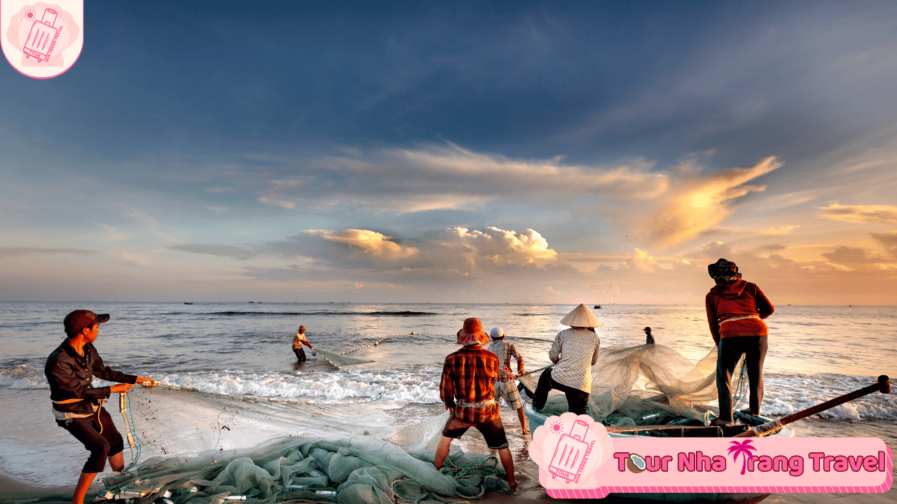 Tour 3 Đảo Nha Trang Giá Rẻ: Trải Nghiệm Nha Trang Cơ Bản 11 Tour 3 đảo Nha Trang giá rẻ - Làng Chài